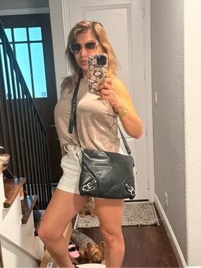 MichaelKorsBlackLeather Shoulder Bag Gold Hardware ClassicY2K edgy/motostyle bag